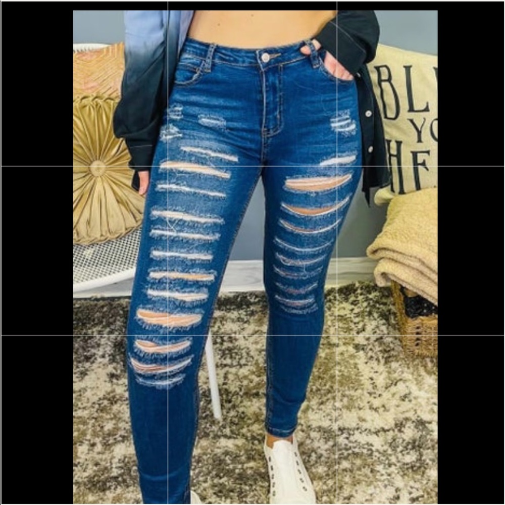 New White Birch distressed/ripped jeans.  2XL fits 16-20W.  New, never worn.